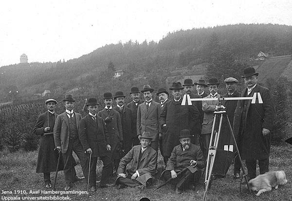 ”2. Ferienkurs in Stereo-Photogrammetrie vom 3.-8. Okt. 1910 in Jena.” Okänd fotograf
